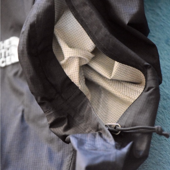 The North Face DryVent Rain Jacket Hooded Size Medium Black - Picture 11 of 16